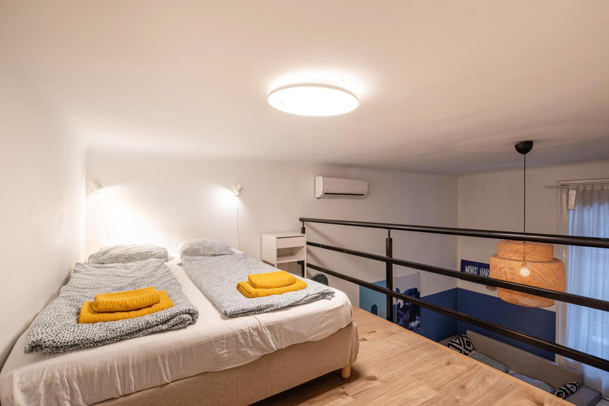 Cosy In Party District W41 Blue * Boedapest